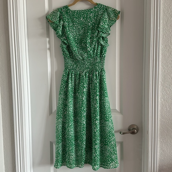 Woman’s Green Mid Calf Smocked V-Neck Dress - Size XS - Picture 7 of 8